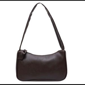 Trendy shoulder bag in coffee